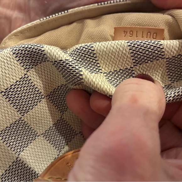 Louis Vuitton Checkered Beige Tote Bag with Tan Straps - Picture 4 of 4